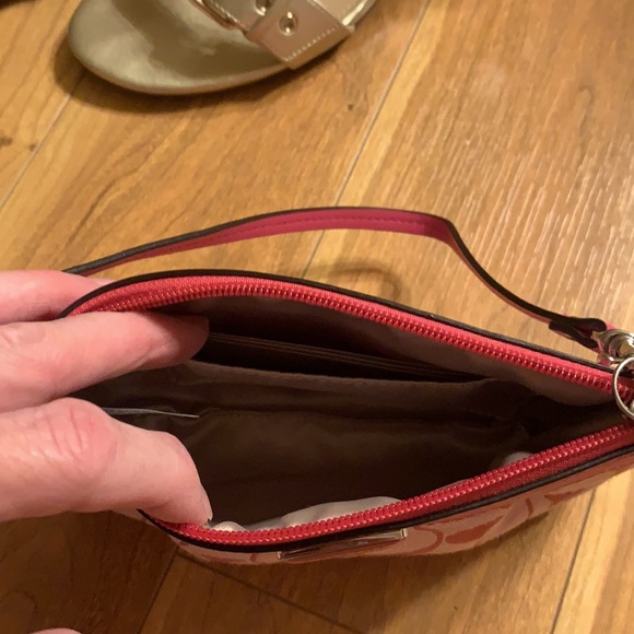 Adorable Pink Coach Wristlet - Picture 4 of 6